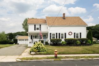 101 Bartholomew St, Peabody, MA 01960