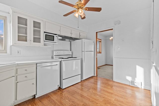 21518 Briarcliff Street, St Clair Shores, MI 48082