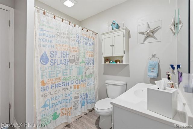 2428 Fisher Road, Howell, MI 48855