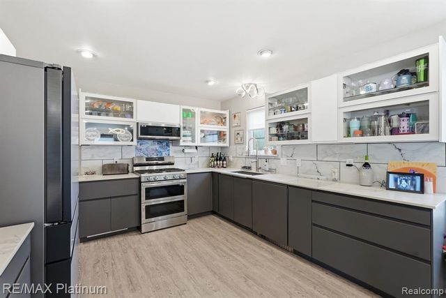 2428 Fisher Road, Howell, MI 48855