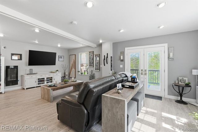 2428 Fisher Road, Howell, MI 48855
