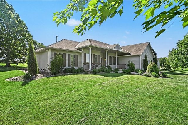 4204 SE Wingate Circle, Blue Springs, MO 64014