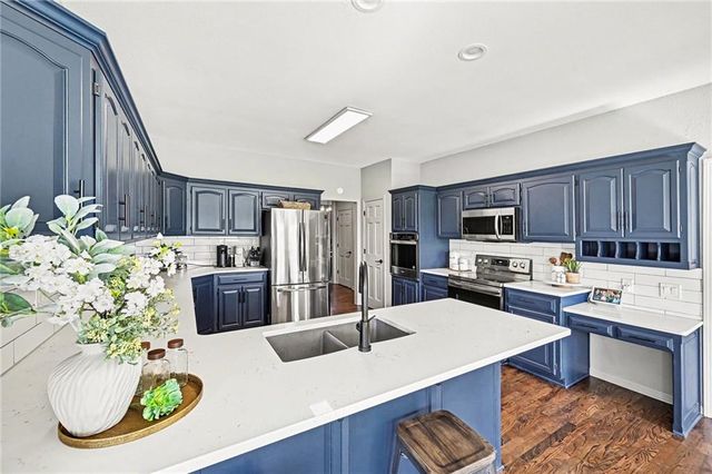 4204 SE Wingate Circle, Blue Springs, MO 64014