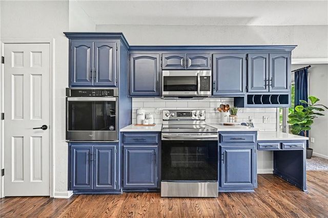 4204 SE Wingate Circle, Blue Springs, MO 64014