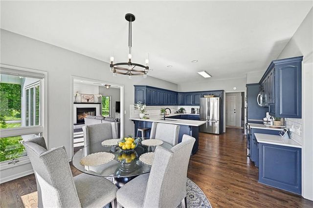 4204 SE Wingate Circle, Blue Springs, MO 64014