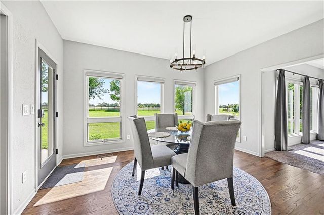 4204 SE Wingate Circle, Blue Springs, MO 64014