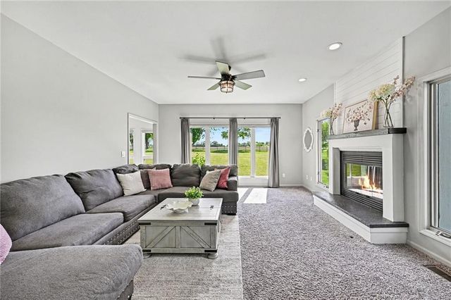 4204 SE Wingate Circle, Blue Springs, MO 64014