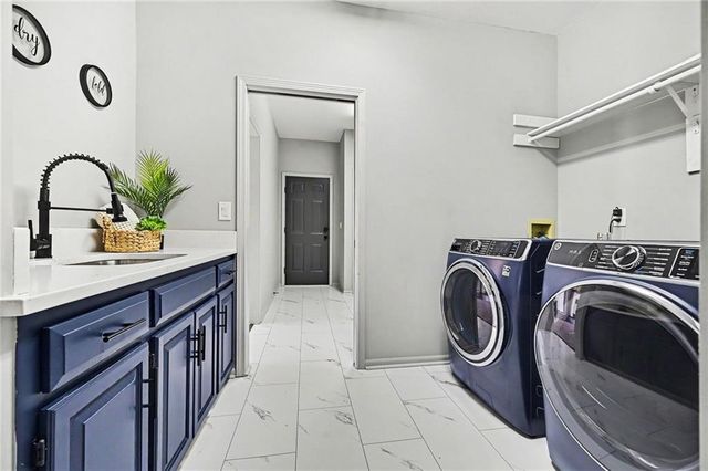 4204 SE Wingate Circle, Blue Springs, MO 64014