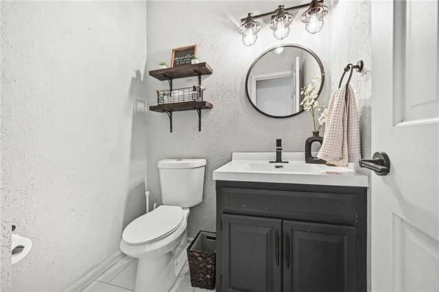 4204 SE Wingate Circle, Blue Springs, MO 64014