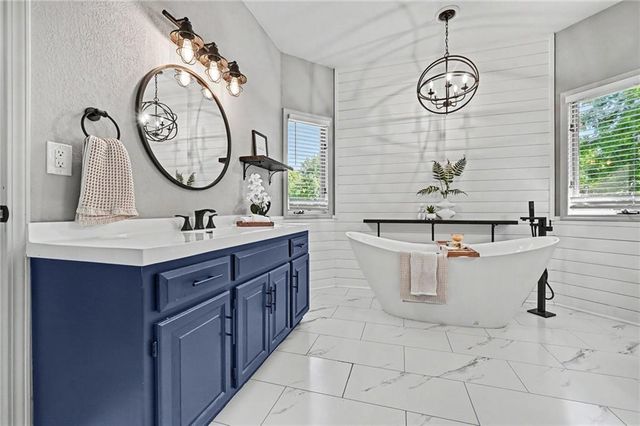 4204 SE Wingate Circle, Blue Springs, MO 64014