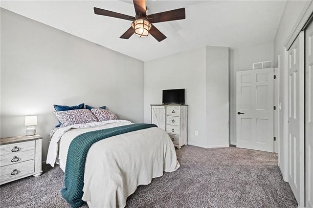 4204 SE Wingate Circle, Blue Springs, MO 64014