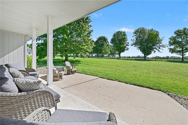 4204 SE Wingate Circle, Blue Springs, MO 64014
