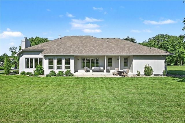 4204 SE Wingate Circle, Blue Springs, MO 64014