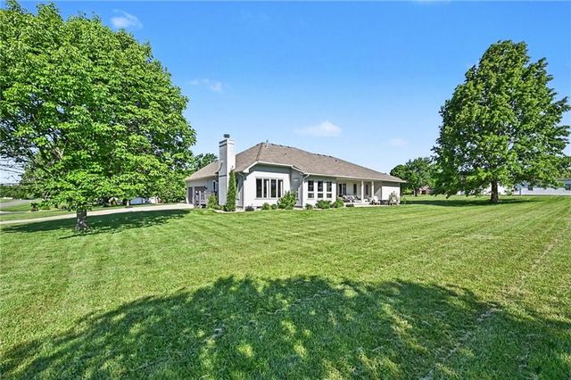 4204 SE Wingate Circle, Blue Springs, MO 64014