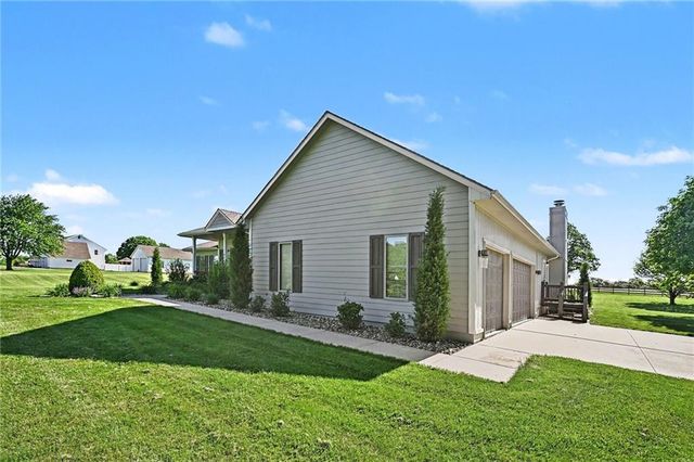 4204 SE Wingate Circle, Blue Springs, MO 64014