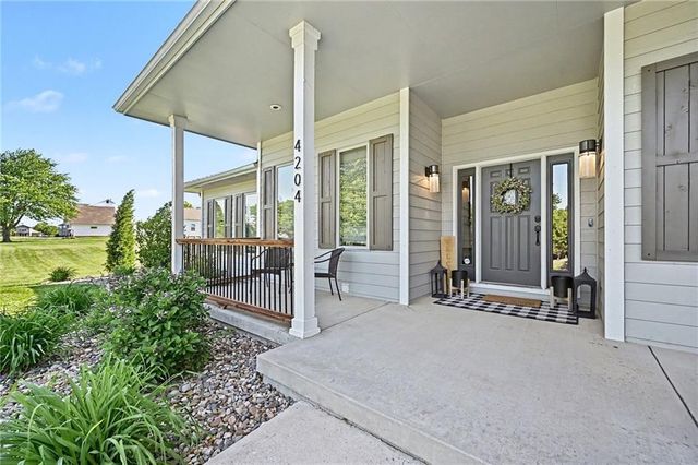 4204 SE Wingate Circle, Blue Springs, MO 64014