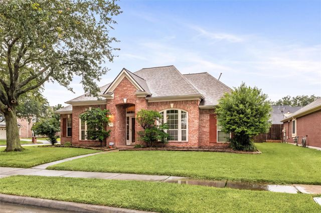 4903 Cedar Cove Drive, Baytown, TX 77521