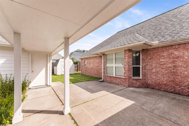 4903 Cedar Cove Drive, Baytown, TX 77521