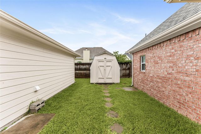 4903 Cedar Cove Drive, Baytown, TX 77521