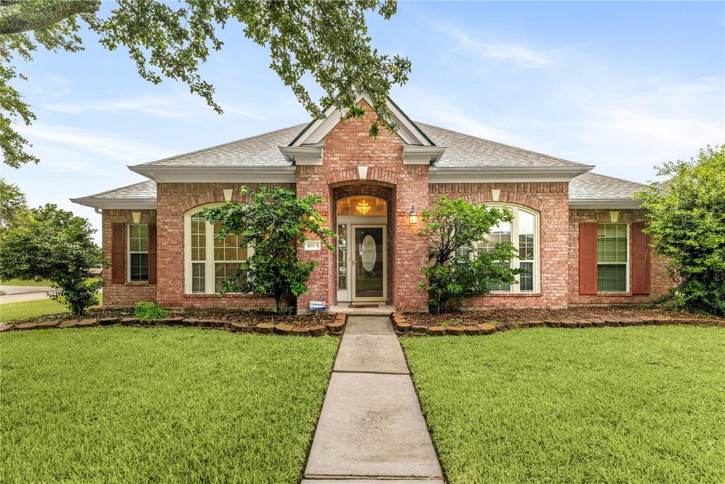 4903 Cedar Cove Drive, Baytown, TX 77521