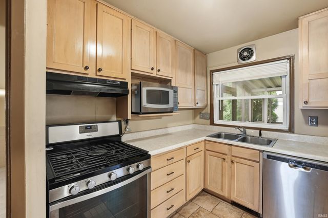 831 W Briarcliff Drive, Bloomington, IN 47404