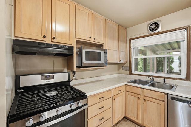 831 W Briarcliff Drive, Bloomington, IN 47404