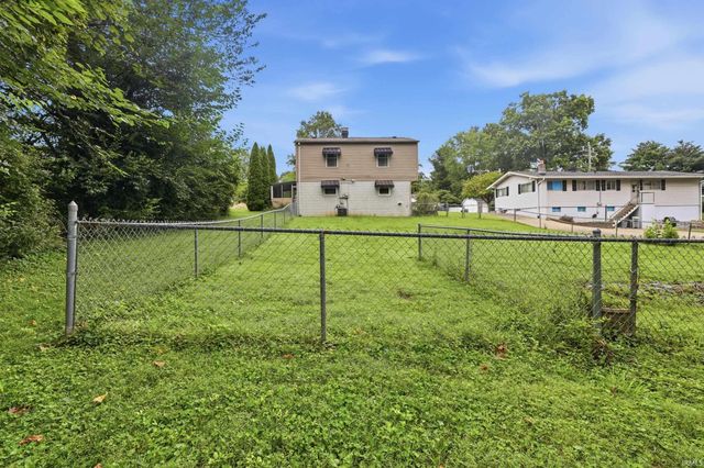 831 W Briarcliff Drive, Bloomington, IN 47404