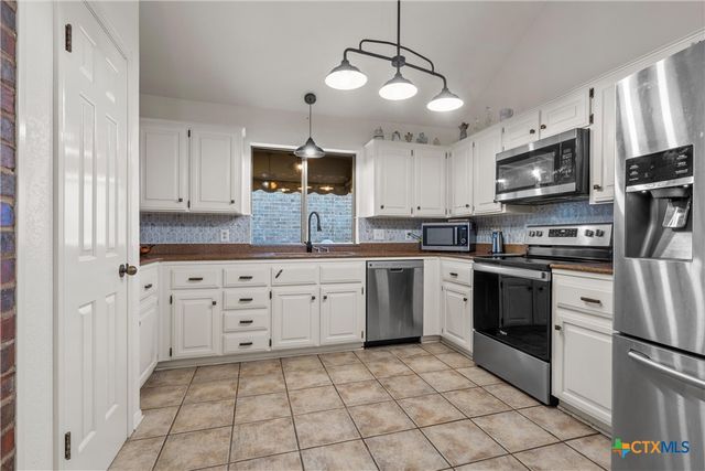 2723 Canyon Oaks Court, Temple, TX 76502