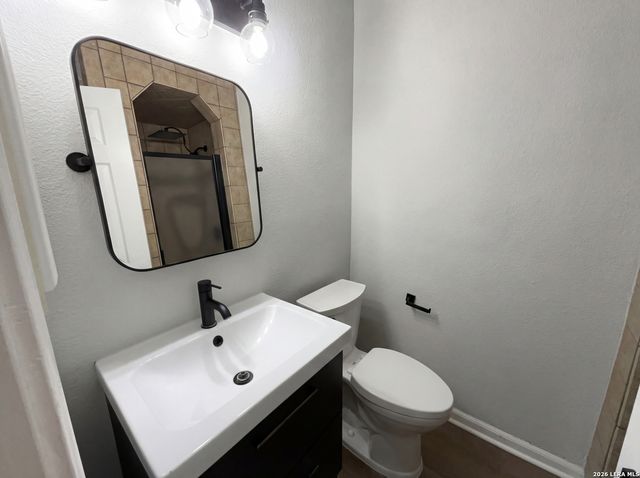 7913 Dry Canyon, Live Oak, TX 78233