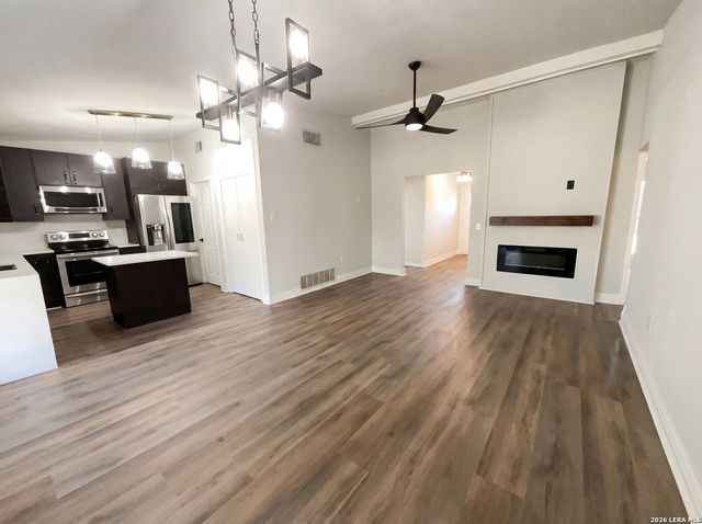 7913 Dry Canyon, Live Oak, TX 78233