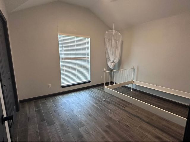 204 Clearwood Drive, Fort Worth, TX 76108