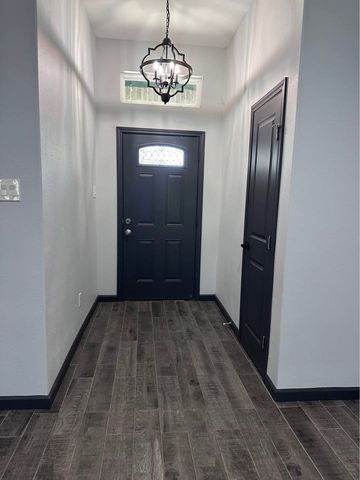 204 Clearwood Drive, Fort Worth, TX 76108