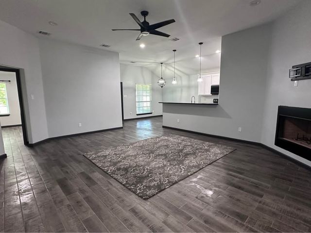 204 Clearwood Drive, Fort Worth, TX 76108