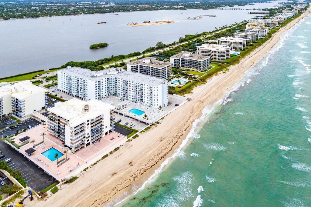 Image 1 of property listing at 3450 S Ocean Boulevard 111, Palm Beach, FL 33480