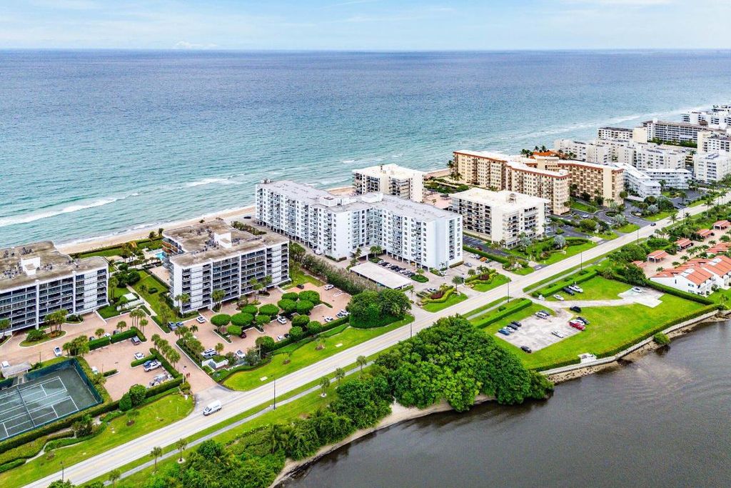 Image 37 of property listing at 3450 S Ocean Boulevard 111, Palm Beach, FL 33480