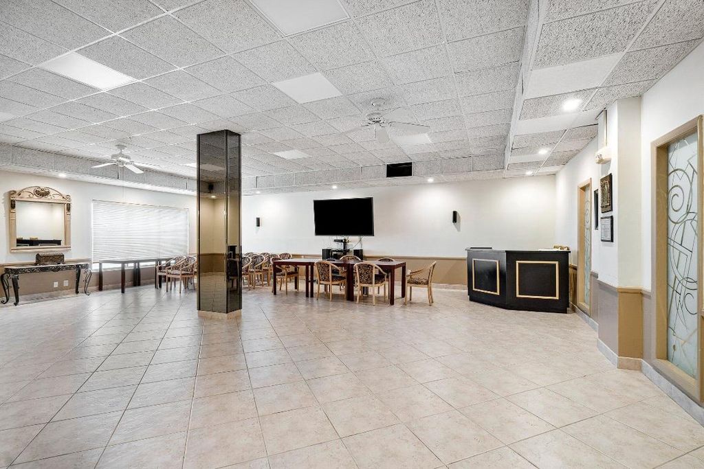 Image 47 of property listing at 3450 S Ocean Boulevard 111, Palm Beach, FL 33480