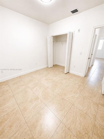 18120 NW 59th Avenue 203, Hialeah, FL 33015