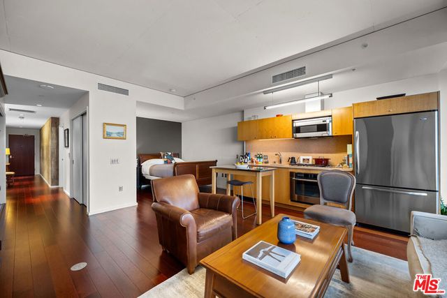 1155 S Grand Avenue 1111, Los Angeles, CA 90015