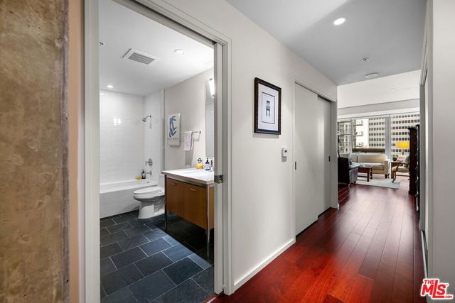 1155 S Grand Avenue 1111, Los Angeles, CA 90015