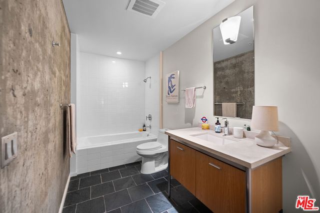 1155 S Grand Avenue 1111, Los Angeles, CA 90015