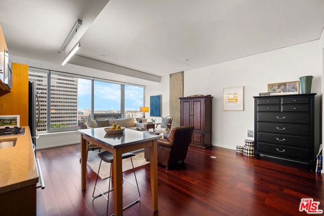 1155 S Grand Avenue 1111, Los Angeles, CA 90015