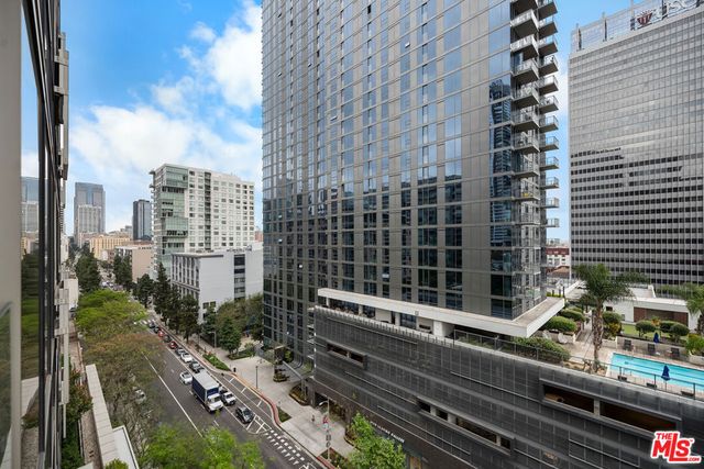 1155 S Grand Avenue 1111, Los Angeles, CA 90015