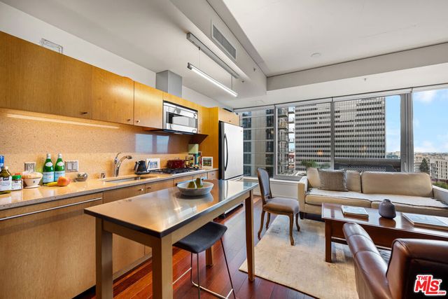 1155 S Grand Avenue 1111, Los Angeles, CA 90015