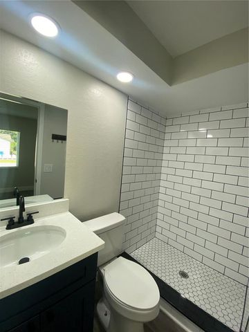 206 SAINT PETERSBURG DRIVE E, Oldsmar, FL 34677