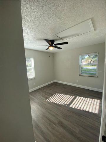 206 SAINT PETERSBURG DRIVE E, Oldsmar, FL 34677