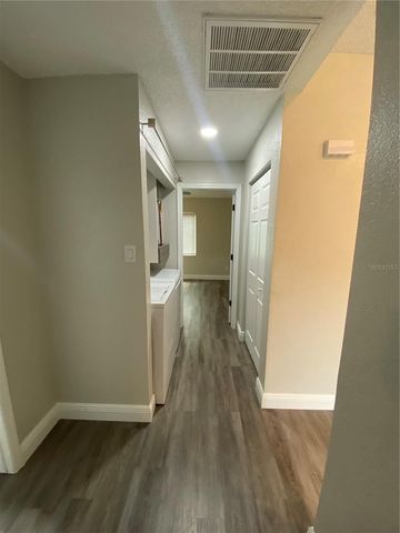 206 SAINT PETERSBURG DRIVE E, Oldsmar, FL 34677