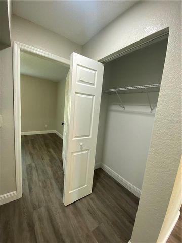 206 SAINT PETERSBURG DRIVE E, Oldsmar, FL 34677