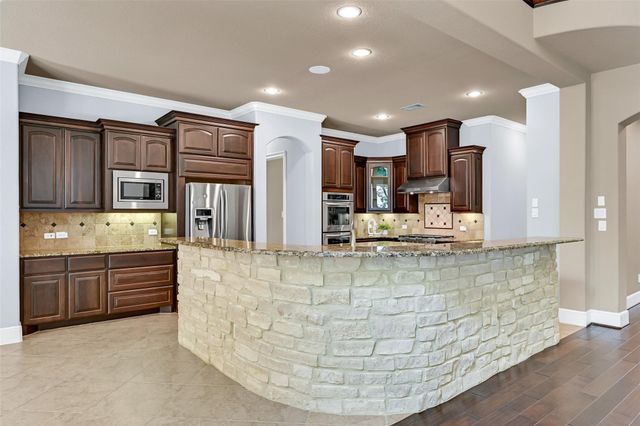 2304 Halls Creek Court, Friendswood, TX 77546