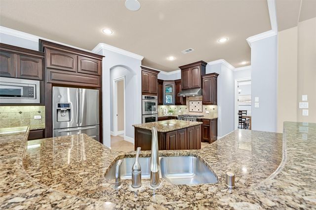 2304 Halls Creek Court, Friendswood, TX 77546
