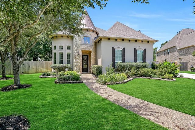 2304 Halls Creek Court, Friendswood, TX 77546